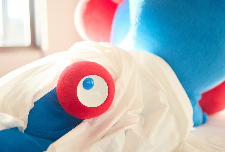 ミャクミャク1stグラビア写真集『I myaku you.』の先行カット（写真／EXPO2025ミャクミャク【公式】より）