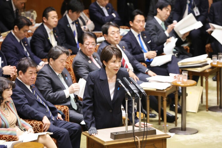 2026年3月16日、第221特別国会 参院予算委員会での高市早苗総理大臣。写真：アフロ