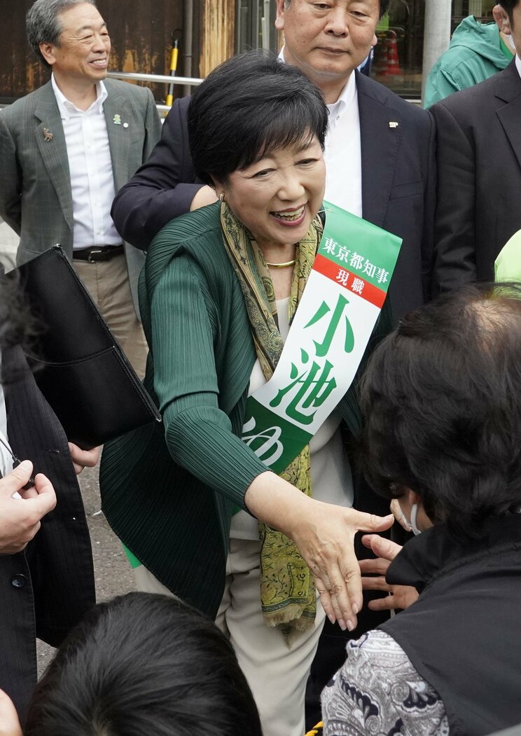 ＜新党結成は？＞「まるで芸能人のライブ」15分間の街宣活動から見えた「石丸マジック」の正体――熱狂はいかに作られたのか？「早くもメッキがはがれつつある」の声も_21