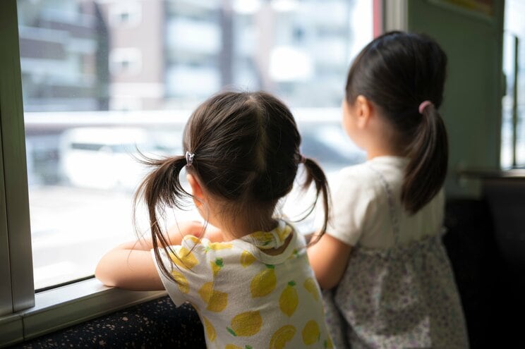 「子どもを産みたくない」が「子ども嫌いの冷たい女」に変換されるのはおかしいのでは？ 「子どもが好き」という言葉が持つ好意的イメージの不思議_1