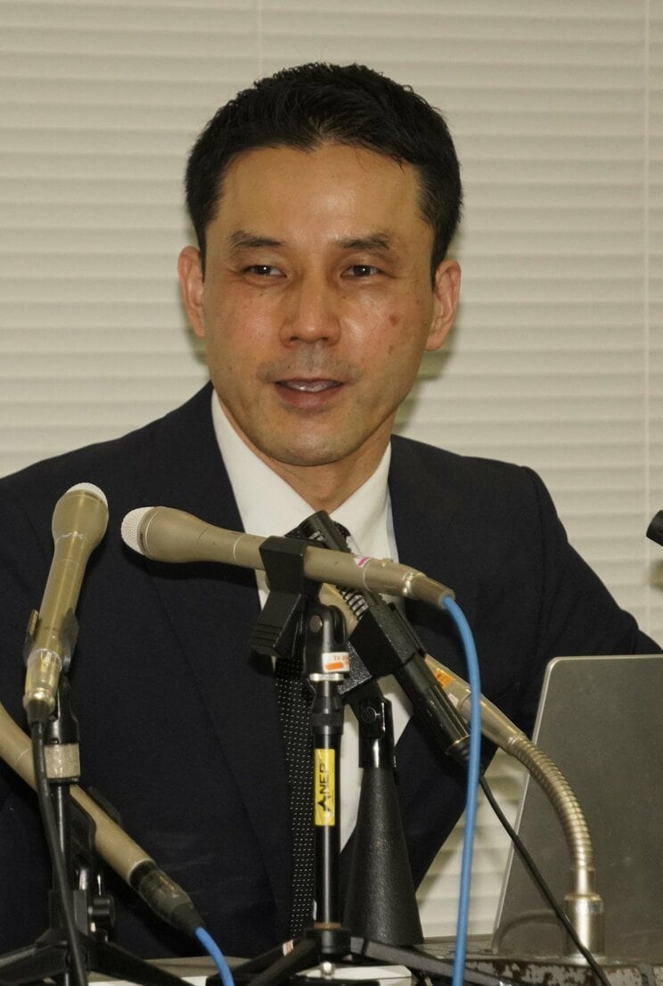 会見する横浜市の久保田淳人事部長（撮影／集英社オンライン）