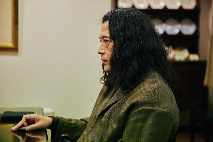 「過去の自分と線で繋がっているわけではないから、ある時点の自分と考え方を戦わせたり混ぜたりして思いとどまることもある」」今の自分は最新だけど、いちばん正しいとは思えない――又吉直樹の“時間と人間”_4