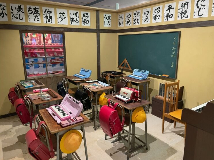 昭和の小学校を再現した展示(ミュージアム公式Xより)