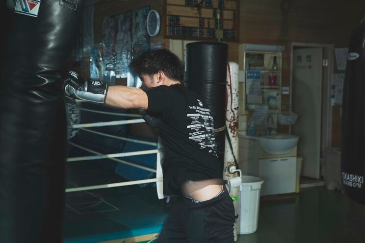 「この枠はお前のために空いている」渡嘉敷勝男×20歳の怪物ボクサー・石井龍虎、爆笑師弟トークの裏にあった“日本初”への執念_19