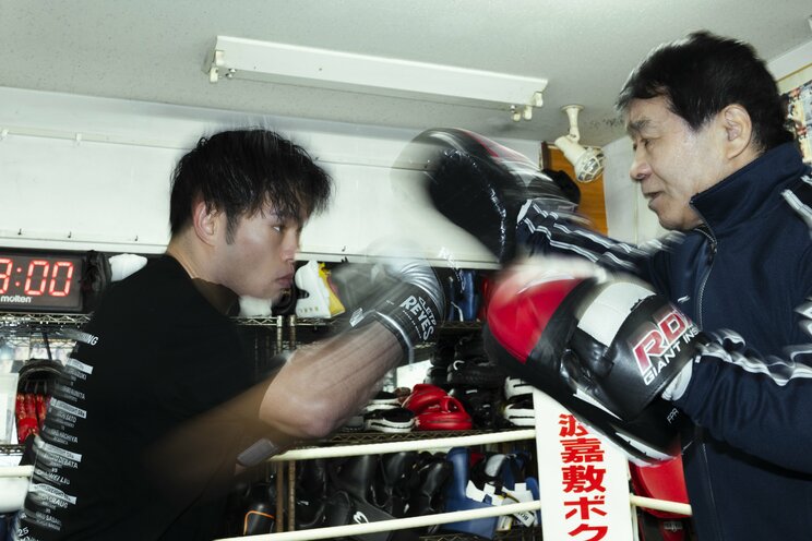 「この枠はお前のために空いている」渡嘉敷勝男×20歳の怪物ボクサー・石井龍虎、爆笑師弟トークの裏にあった“日本初”への執念_5