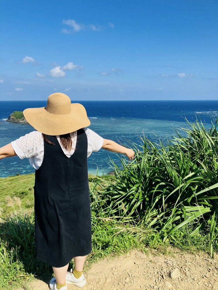 休職期間中、癒しを求めて沖縄に旅行した真由子さん