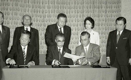 1999年10月、自自公連立政権が発足（公明党HPより）