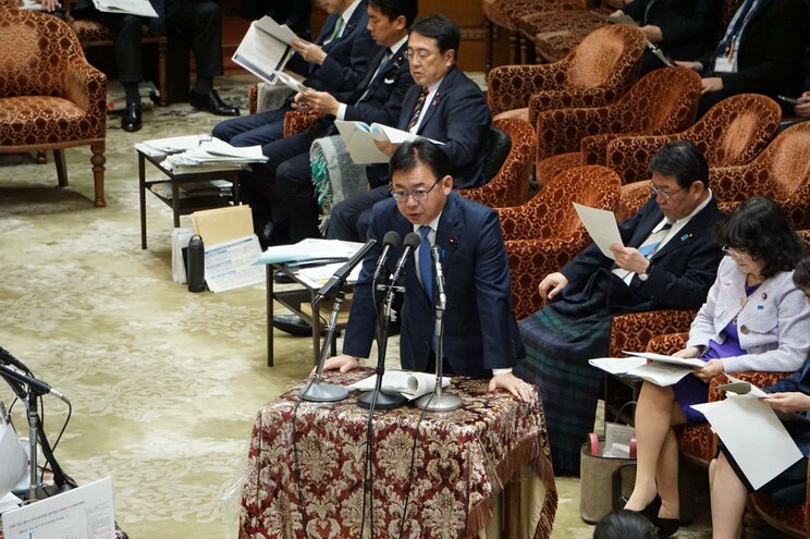 上野賢一郎厚労相（写真／本人Xより）