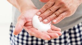 「美髪になりたい男子」が急増中。プロに聞く、今日からできる9つの超簡単セルフケア