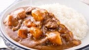 先進国はビッグマックが1200円…なぜ日本の「カレーライス物価指数」は過去最高なのに「ビッグマック指数」は最貧国レベルなのか?