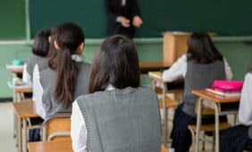 次々に辞めていく公立学校の教師たち…本当に「残業代なし」が離職の原因なのか?【〈ノンフィクション新刊〉よろず帳】