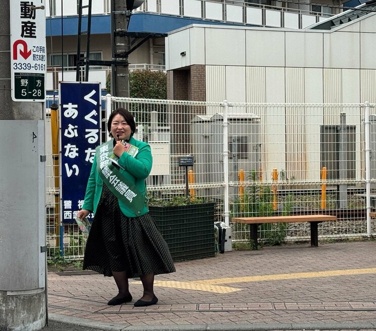 街頭演説をしていた荒木氏（撮影/集英社オンライン）