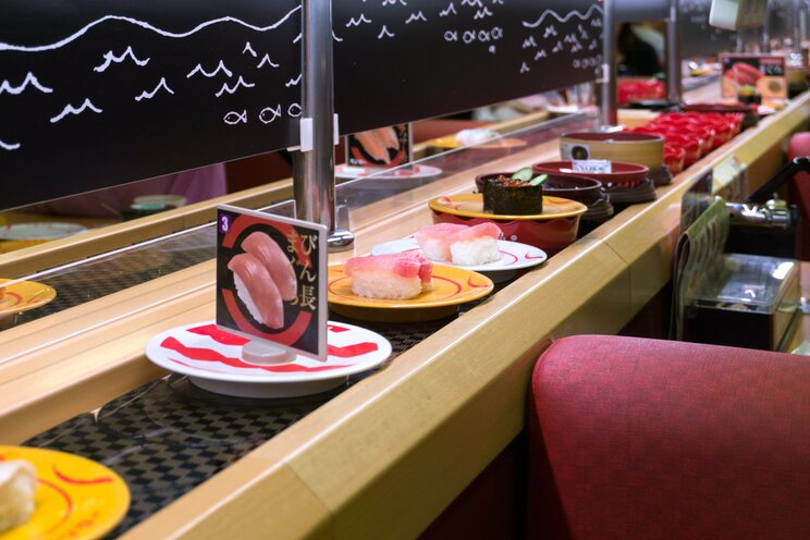 やはり大きいのは回転すし店の影響。写真はイメージです（写真／AdobeStock）