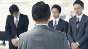 部下の活躍に「嫉妬」する上司の恐怖「課長になってから勘違いでもしているのかな」その心理と対処法