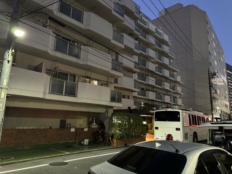 〈大田区・会社社長殺人〉玄関は施錠され密室…70人の従業員を抱える港区の社長の首、顔など10か所以上の刺し傷「爽やかなおじさん」非常階段で“不審者”目撃情報も_12