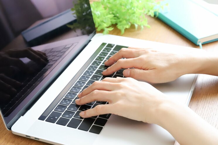 勢いまかせに送ったメールに後から嫌悪感を抱くことも…