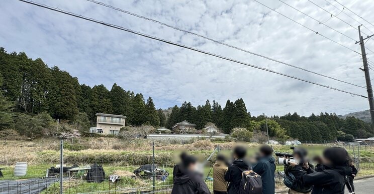 事件後複数の報道陣が自宅前にはいた　(撮影／集英社オンライン編集部)