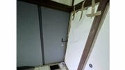 「ミステリー小説に出てきそう」夜逃げ物件に残された“リアル開かない部屋”…引き戸にドアチェーン、大家が目撃した異様な改造の真相