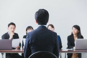 お笑いサークルの大学生はなぜ就職で有利なのか? 令和ロマン・高比良くるまのネタ作りとコンサルの「ケース面接」の共通点