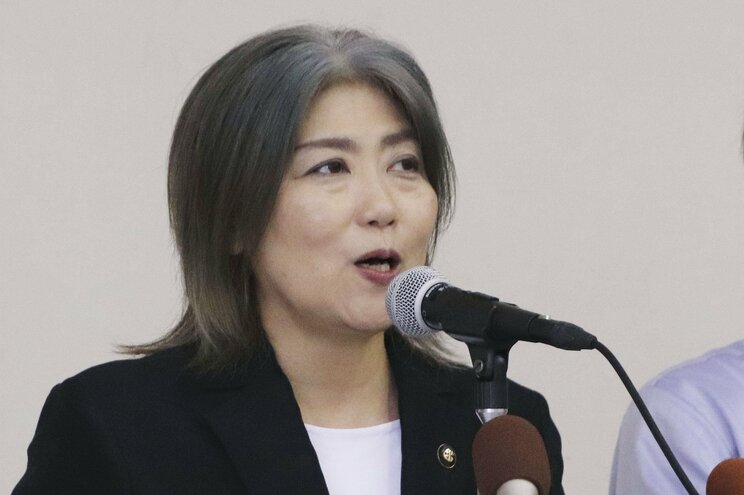記者会見する静岡県伊東市の田久保真紀市長（写真／共同通信社）