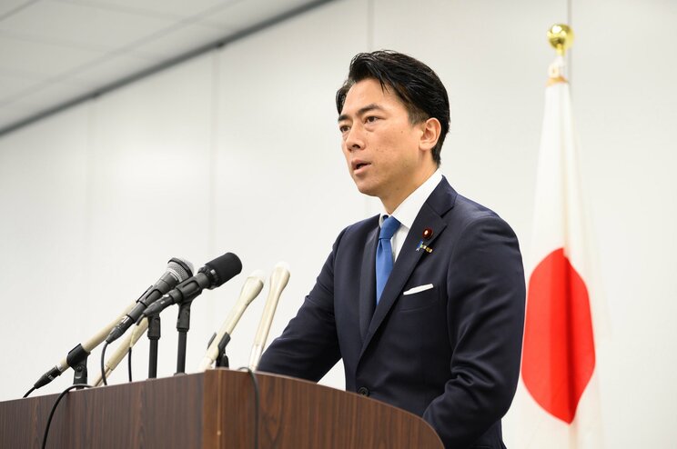 9月20日、総裁選への立候補会見を行なう小泉氏（本人Xより）