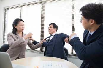 一緒に働くのは無理！ “同期ガチャ”失敗で悩む新入社員が増加中… 媚び売り、意識高い系、上から目線で「キミ、ほんとやばいね」な同期たち_2