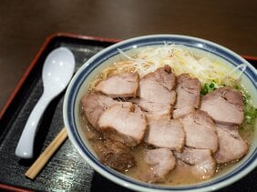 なぜラーメンは「不健康」の象徴になったのか？ 「肉は悪い」「塩分は怖い」が常識になった意外な背景