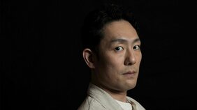 息子の誕生日に『SLAM DUNK』と『DRAGON BALL』を全巻プレゼント。スペクタクルリーディング『バイオーム』で1人２役を演じる中村勘九郎――表現者と父親、２つの顔