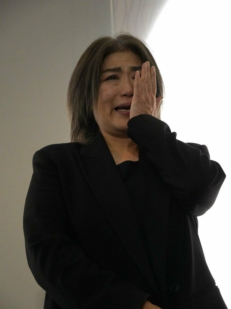 昨年10月31日、失職が決まった直後の取材で泣きじゃくる田久保被告　撮影／集英社オンライン