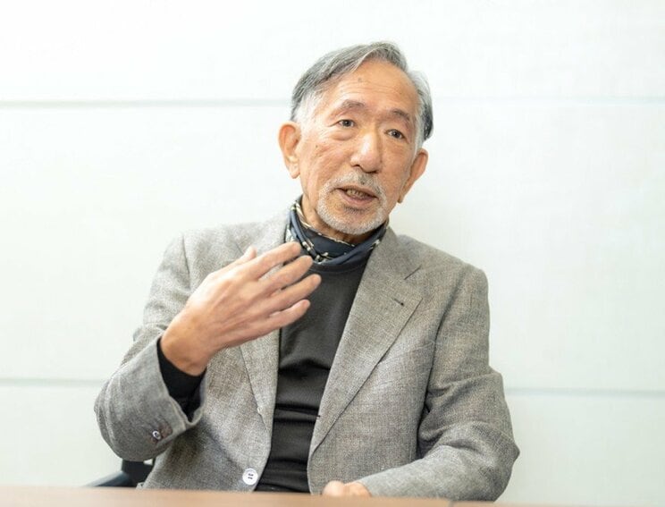 昨今のメディア業界について語る岸田一郎　撮影／佐藤靖彦