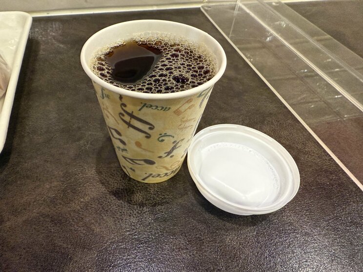 「室町ボンクール」では、約8割もの来店客がコーヒーの無料サービスを楽しんでいるという(撮影/集英社オンライン)