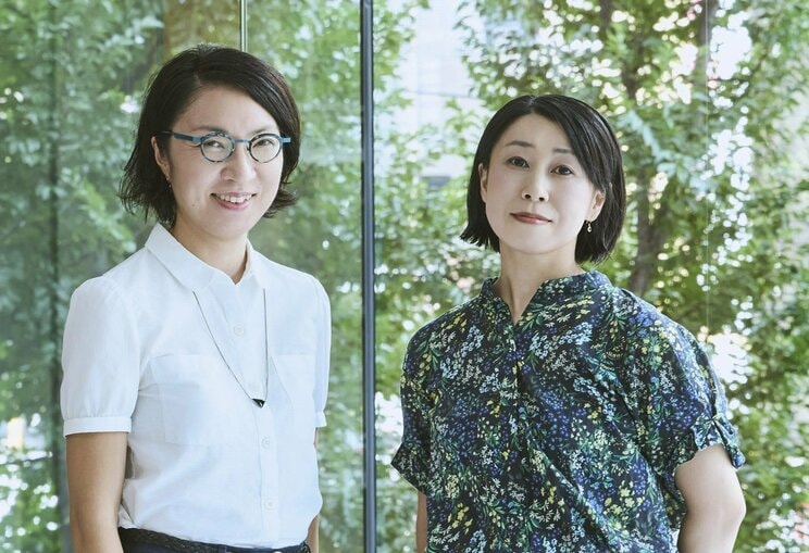 中村佑子（左）、谷崎由依（右）