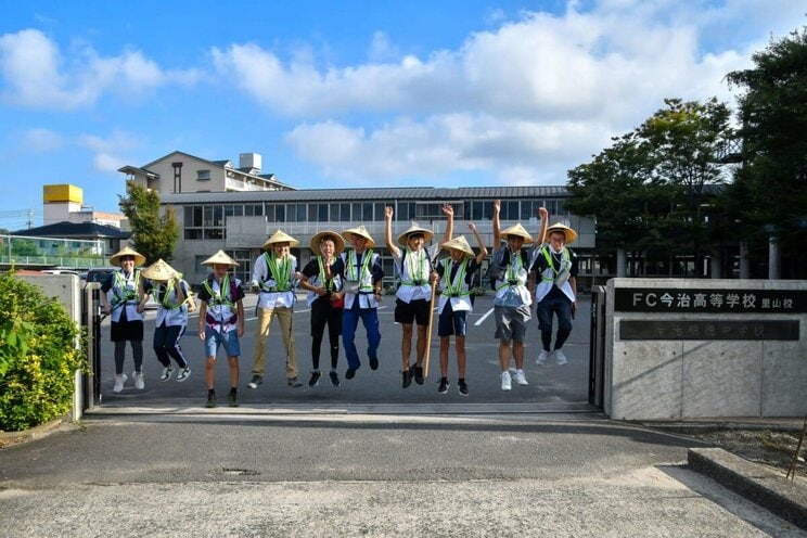 2024年4月に開校した「FC今治高校里山校」。毎週3時間、野外活動と環境教育が必修授業となっている。（写真提供／FC今治）