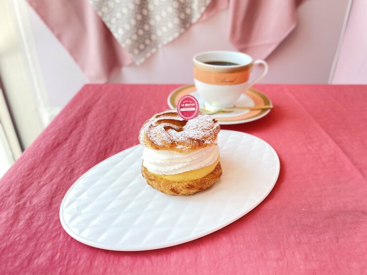 「待ち合わせはアマンドで」―時代を越えて愛されるピンクの喫茶店の魅力_4