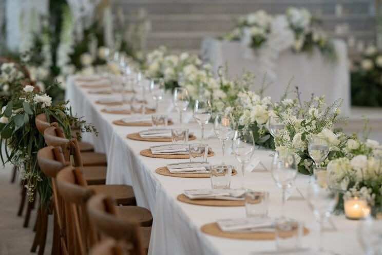 ５回目の結婚を果たした52歳経営者のともさん(写真／Shutterstock、写真はイメージです)