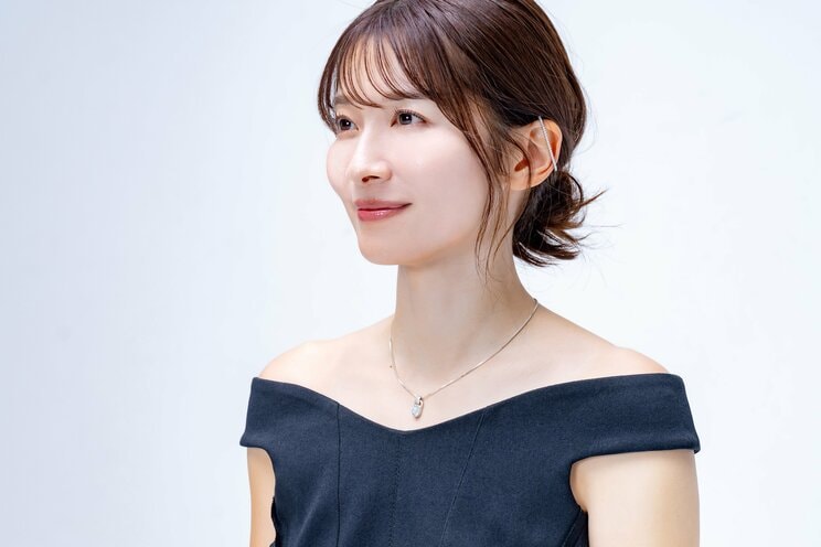 初めてのフォトブック『りな、です』を発売する山本さん