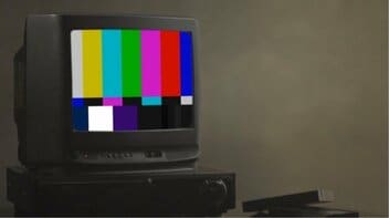 ゴールデンタイムの番組で「ポロリ」シーンもあった…次々と姿を消した過激でおおらかな昭和のテレビ番組