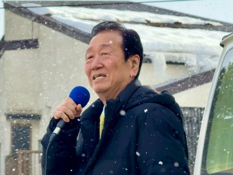 「単なる票の足し算だけで、新党の主張・理念が曖昧模糊（もこ）として分からない。それが国民から見放された」との見方を示した小沢一郎前衆院議員