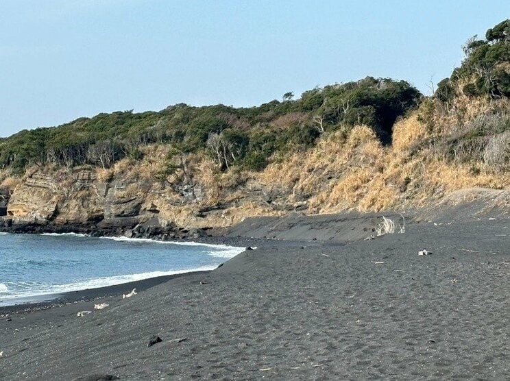 砂の浜（撮影／集英社オンライン）