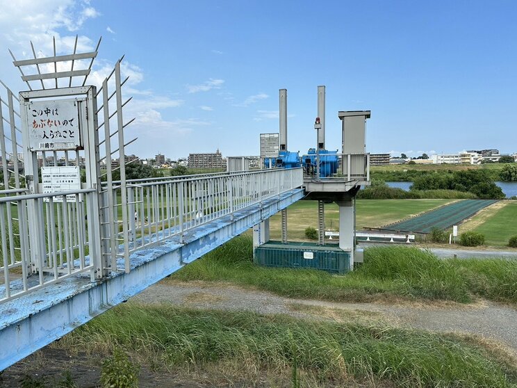 〈“史上最大級”台風7号襲来〉武蔵小杉タワマン、今回は大丈夫か？ 5年前は浸水で電気、水道、エレベーター機能が停止。住人は「バカねぇ！ 汚水タワマンなんてマスコミのデマよ！」_8