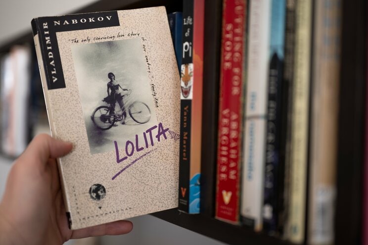 ウラジミール・ナボコフの小説『ロリータ』（写真／Shutterstock）
