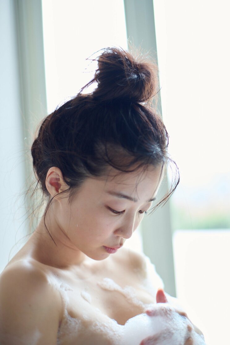 休井美郷が写真集発売！「あざといは１日にしてならず」_12