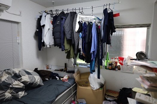 谷本容疑者の部屋（撮影／集英社オンライン）