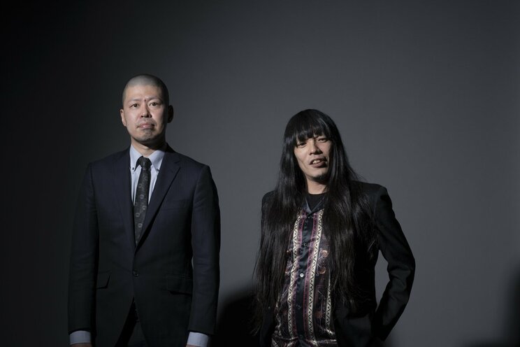 金属バットの小林圭輔（左）と友保隼平