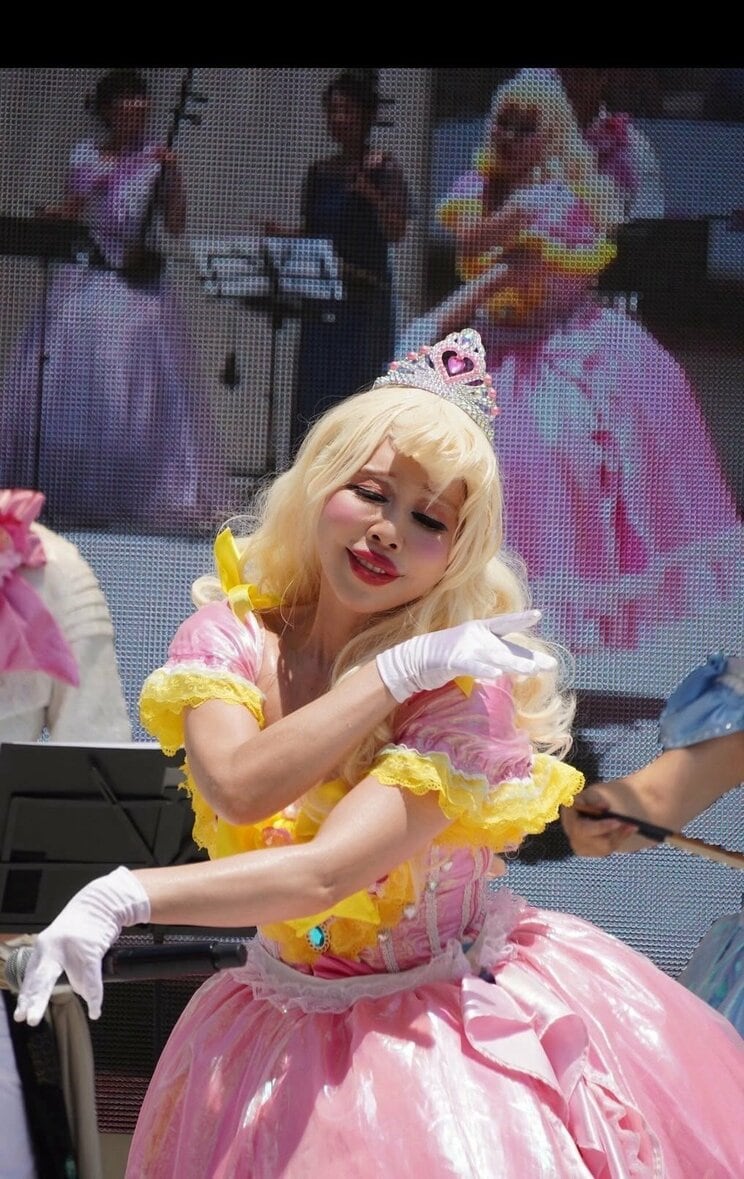 ステージ上での橋本サリーさん（写真／橋本サリーさん提供）