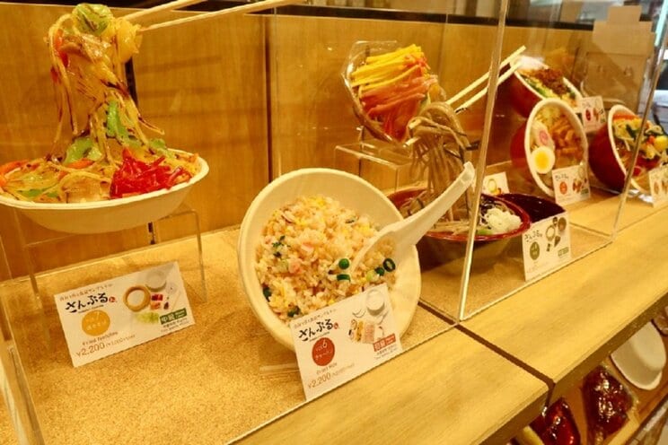 パスタ店の店頭イメージ　（写真／shutterstock）