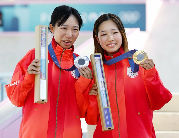 2位になった赤間（左）と優勝した吉沢（右）　写真／共同通信社