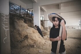 農村から100円で売られた少女たち…東北の小学校卒業者の“76人に1人”が売られた戦前の貧困と売春事情