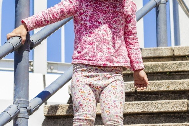 【コロナとインフルエンザのダブル流行】“しゃぼん玉遊び”や“階段の手すり”は大丈夫？ 子どもは同時感染のリスクが10倍!! 新型コロナとインフルから我が子を守る方法とは…〈ママパパから不安続出・今さら聞けない感染の疑問を名医に訊いてみた！〉_6