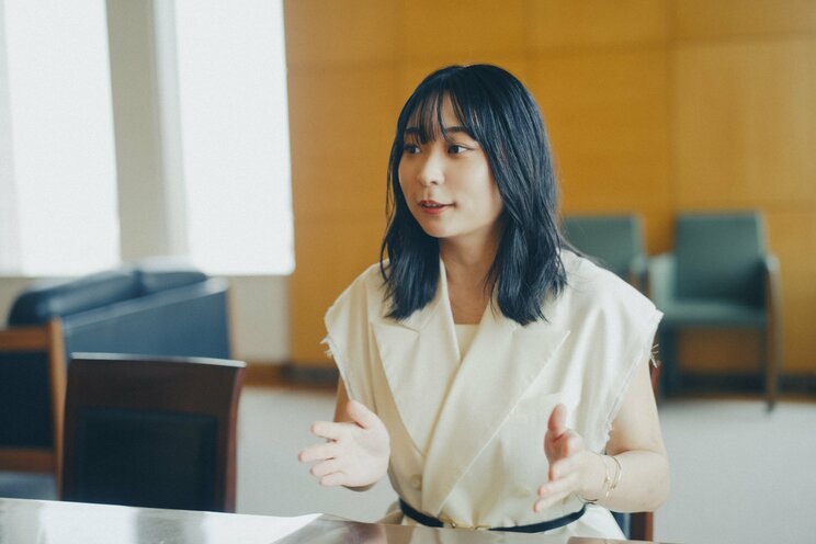 大きな声と笑顔での受け答えで、インタビューは終始穏やかに